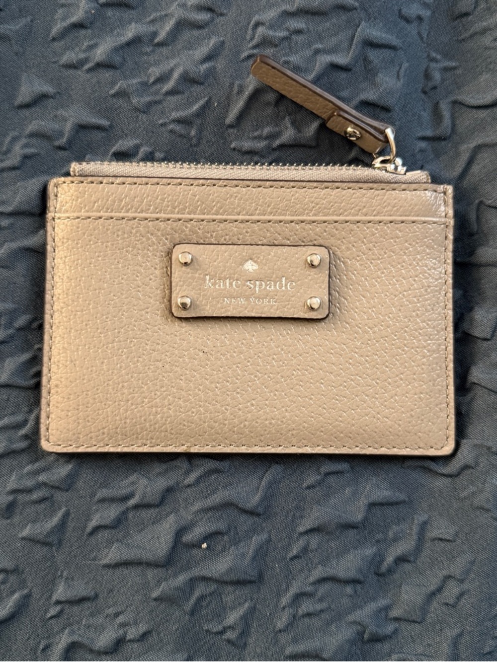 kate spade Pebbled Leather Card Zip Wallet in Taupe